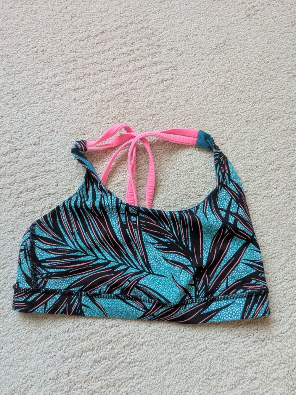 Lululemon Energy Bra sz 6 Mini Palm Lace Tofino Teal Multi Flash Light sports